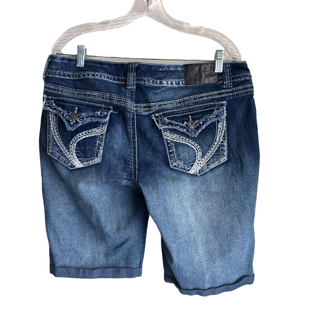 Ariya Jeans Women's Bermuda Denim Jean Shorts Size 16 Stretch Casual Embroidered